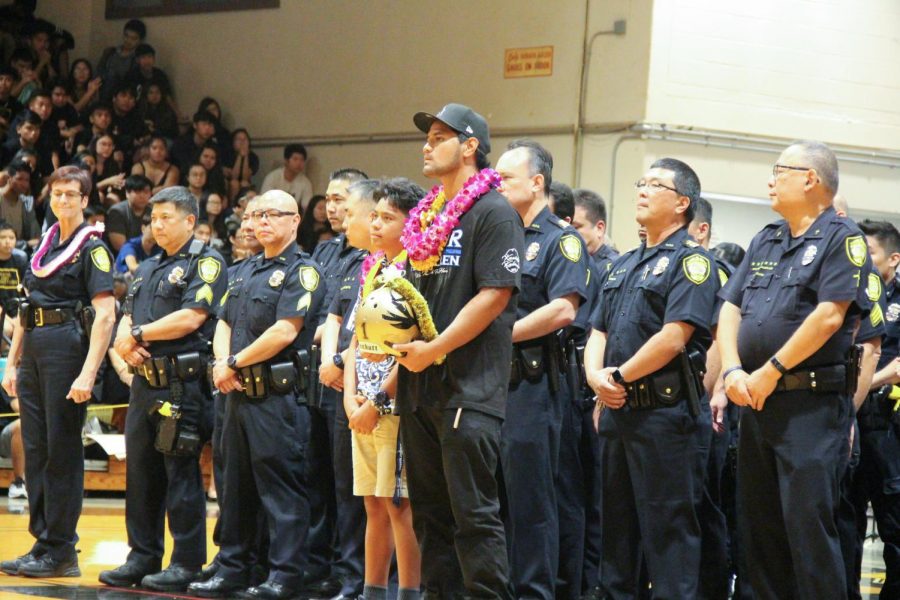 Colleagues and family came to honor police officer Kaulike Kalama, a McKinley alumni who was in the police department for nine years. Kalama died in a shooting during a call in January. 