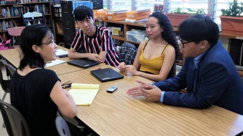 Pinion editors from the 2019 staff, Kelvin Ku, Alexandria Buchanan, and Thompson Wong interview a Civil Beat reporter. 