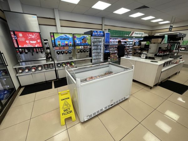 7-11 store in Pi’ikoi after being fully stocked in the morning. Photo by Poli’ ahu Cooty-Garcia.